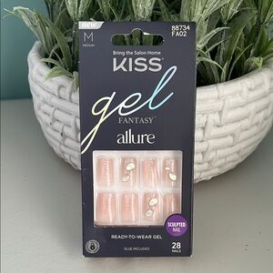 KISS Gel Fantasy Allure Medium NWT 3 for $20